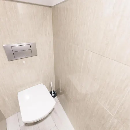 Eva Garcia Naranjo *